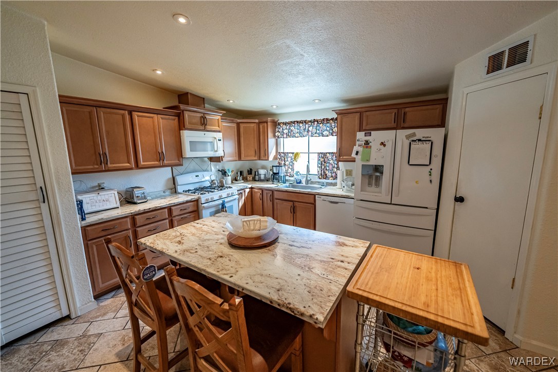 3035 McConnico Road Golden Valley, AZ 86413 - Photo 13 of 50 Kitchen