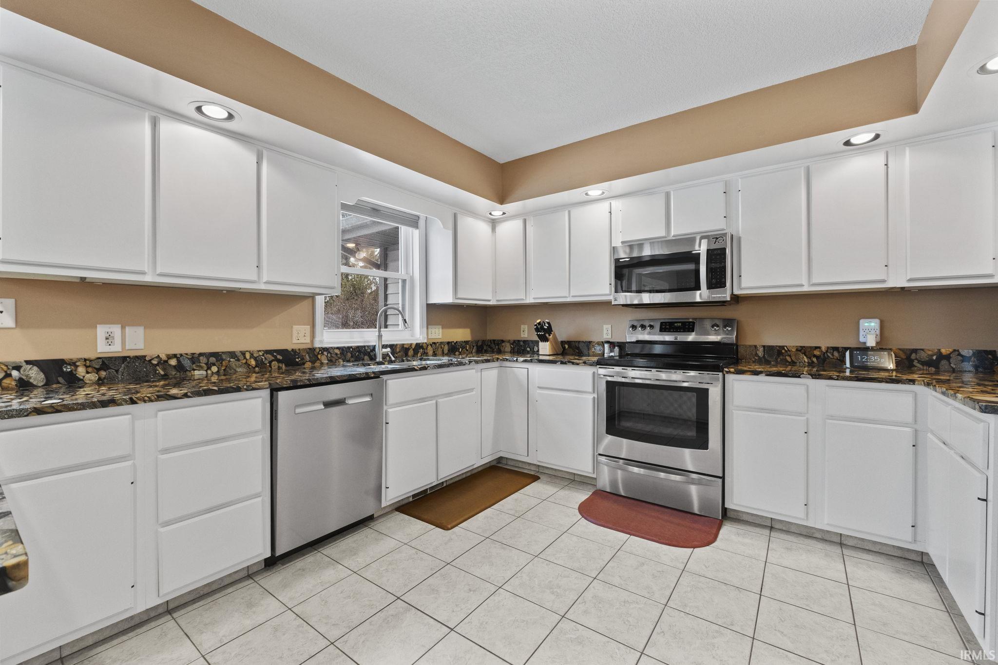 10725 Pine Mills Road Fort Wayne, IN 46845 - Photo 15 of 33