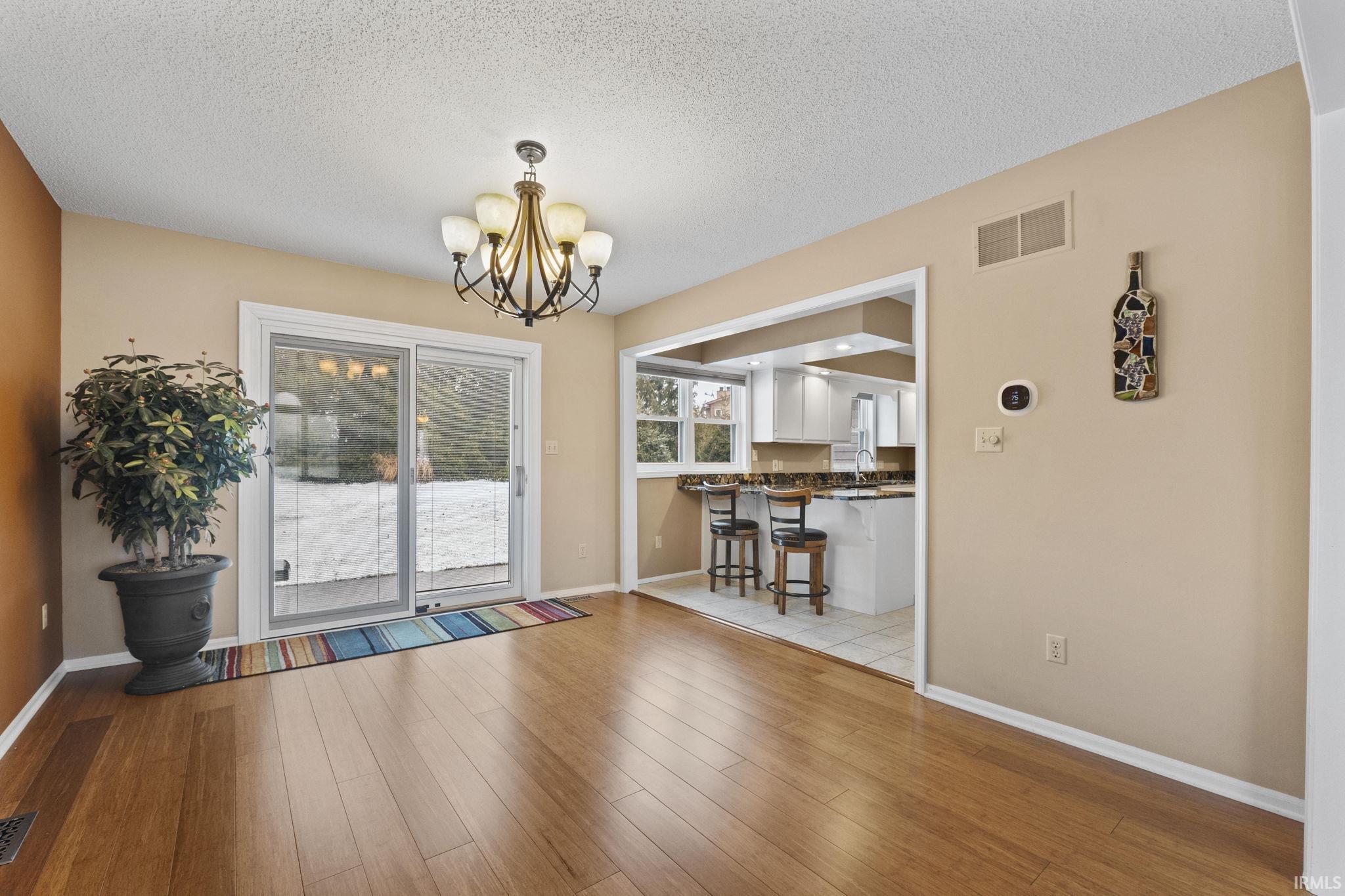10725 Pine Mills Road Fort Wayne, IN 46845 - Photo 5 of 33