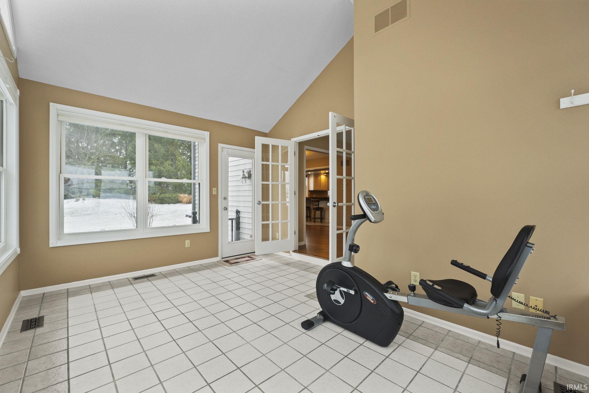 10725 Pine Mills Road Fort Wayne, IN 46845 - Photo 6 of 33