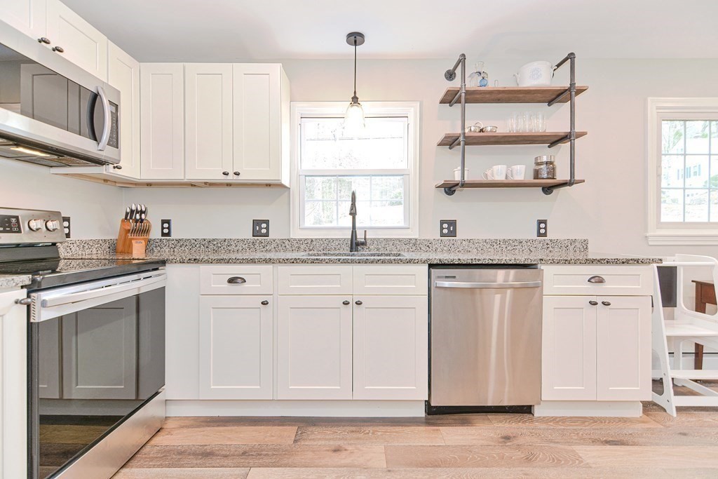 126 Fowler Road Northbridge, MA 01534 - Photo 3 of 39
