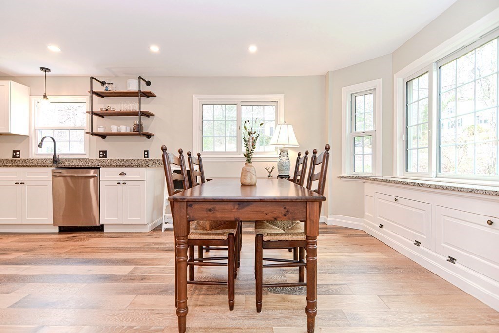 126 Fowler Road Northbridge, MA 01534 - Photo 5 of 39