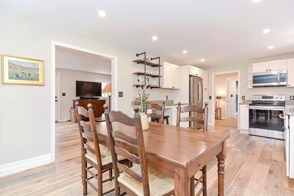 126 Fowler Road Northbridge, MA 01534 - Photo 7 of 39