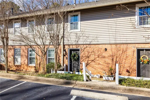 $299,000 | 7750 Roswell Road, Unit 9G, Sandy Springs, GA 30350