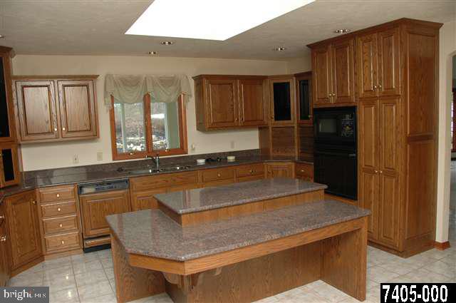 341 Country Club Road Abbottstown, PA 17301 - Photo 7 of 21