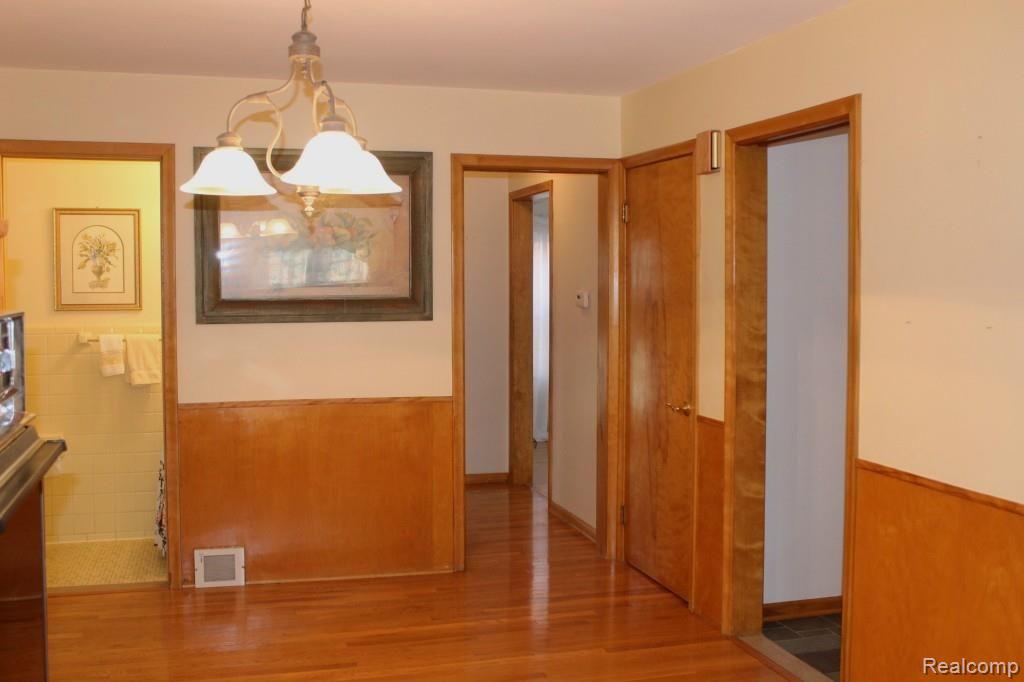 1105 Audubon Road Grosse Pointe, MI 48230 - Photo 10 of 21 Audubon 1105 GPP 013.jpg