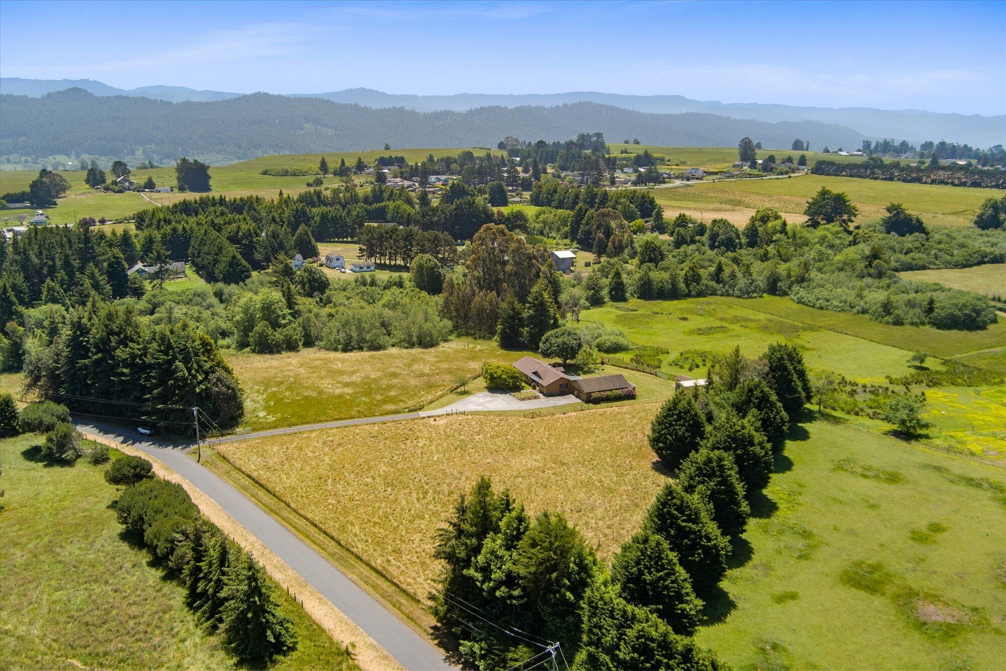2800 Barber Creek Road Hydesville, CA 95547 - Photo 5 of 60