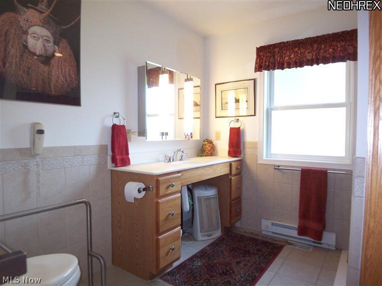 1083 Brandon Road Cleveland, OH 44112 - Photo 11 of 20