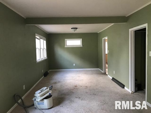 265 20th Place Clinton, IA 52732 - Photo 6 of 15 Gallery Image 6