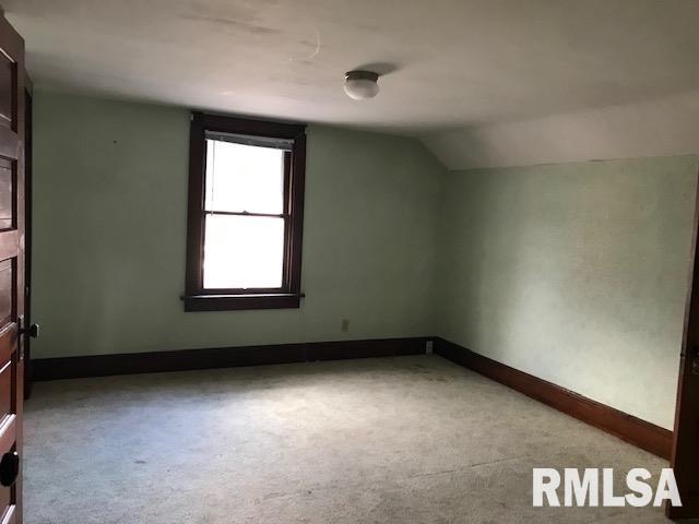 265 20th Place Clinton, IA 52732 - Photo 9 of 15 Gallery Image 9