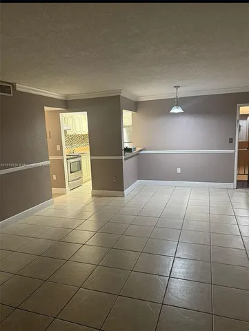 $2,200 | 9453 Southwest 76th Street, Unit S7, Miami, FL 33173