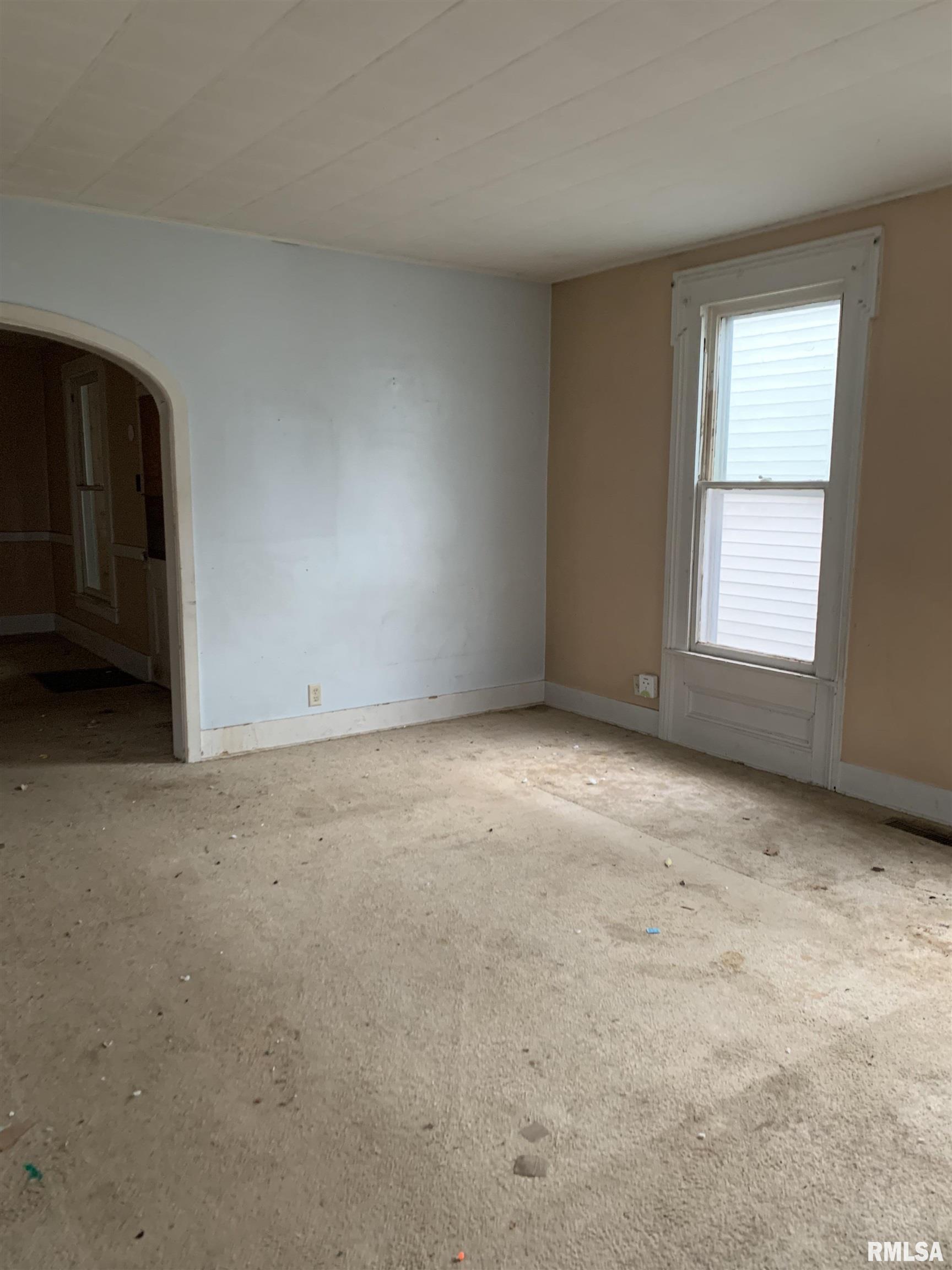 411 South Kickapoo Street Lincoln, IL 62656 - Photo 3 of 11 Gallery Image 3