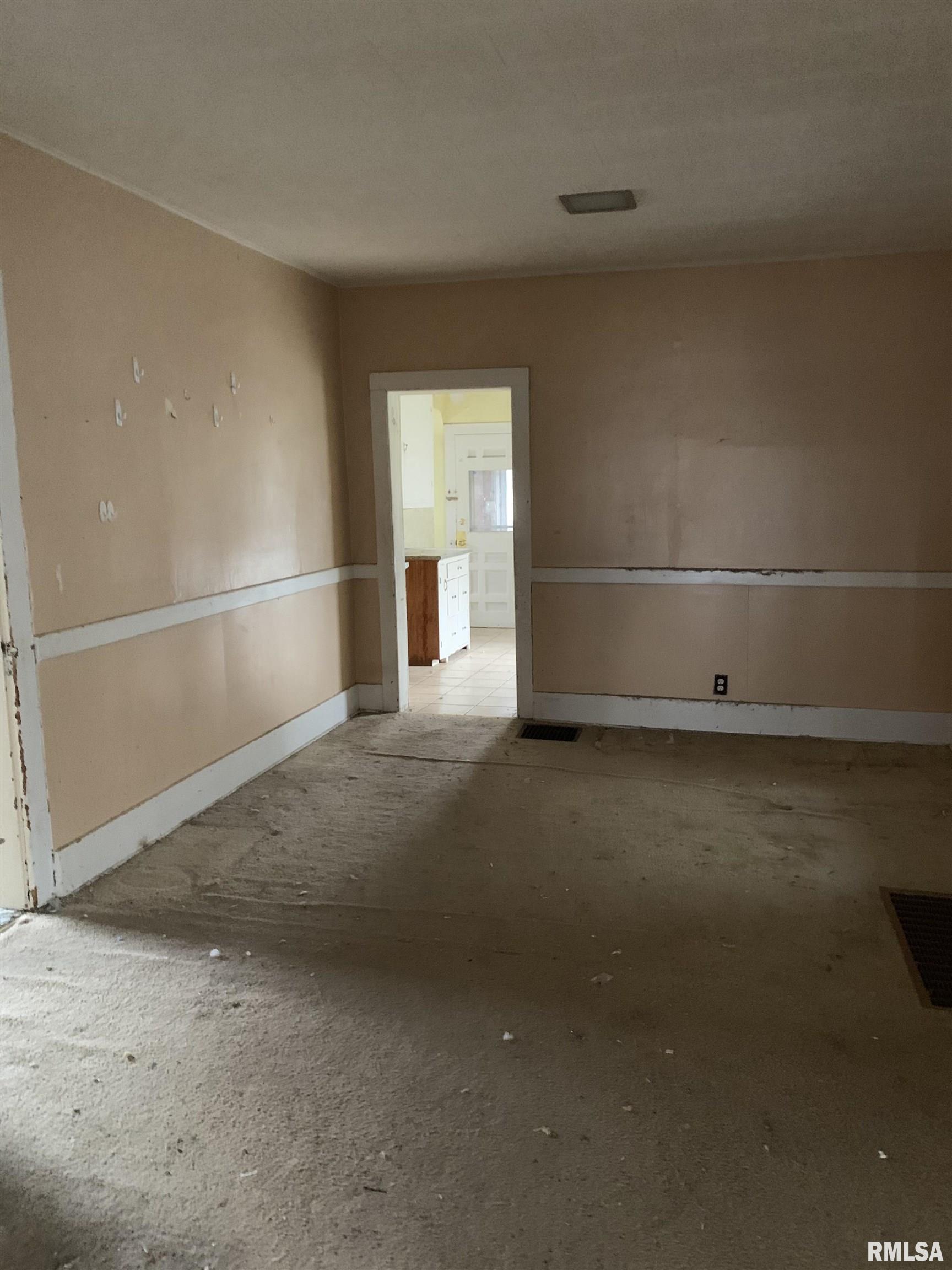 411 South Kickapoo Street Lincoln, IL 62656 - Photo 6 of 11 Gallery Image 6