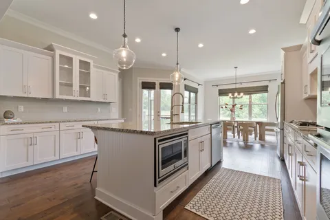 $965,000 | 324 River Bluff Drive, Franklin, TN 37064
