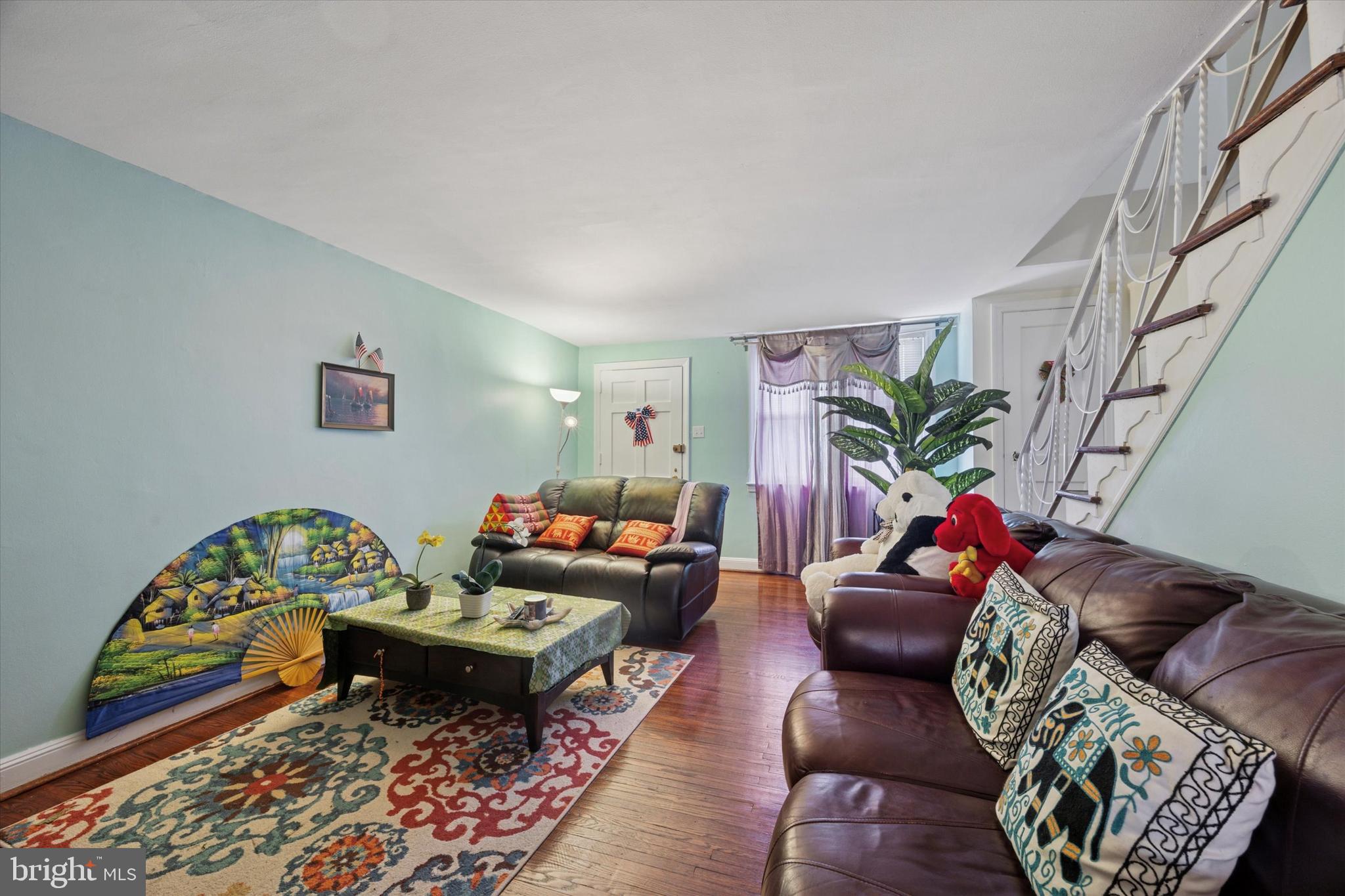 7326 Brookhaven Road Philadelphia, PA 19151 - Photo 4 of 16 Living Room