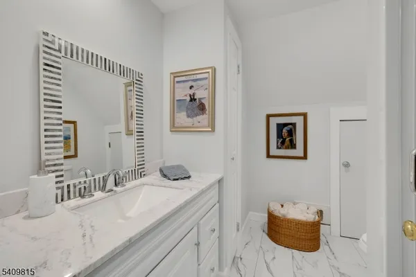 a view of entryway with a front door