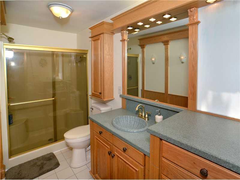 26 Renaissance Drive Irwin, PA 15642 - Photo 18 of 25 Master Bath/Spa.