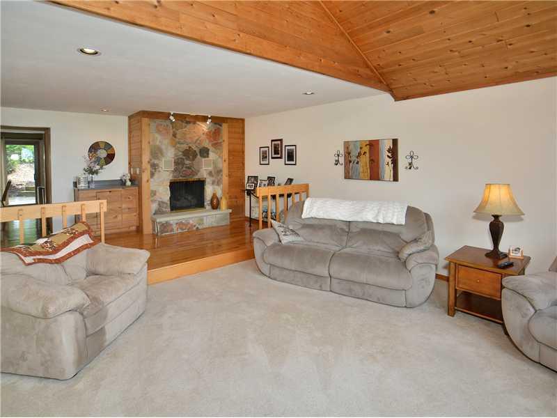 26 Renaissance Drive Irwin, PA 15642 - Photo 8 of 25 Family Room.