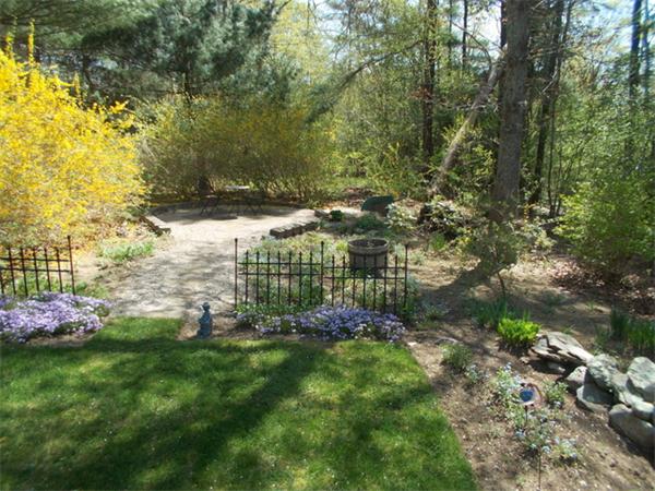 24 Thomas Road Berkley, MA 02779 - Photo 7 of 26 Gallery Image 7