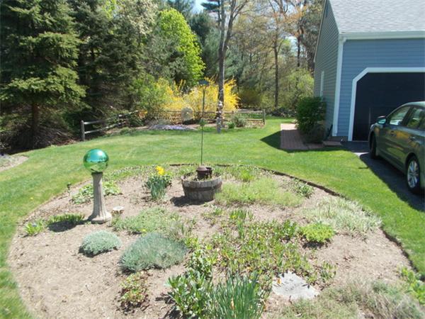 24 Thomas Road Berkley, MA 02779 - Photo 9 of 26 Gallery Image 9