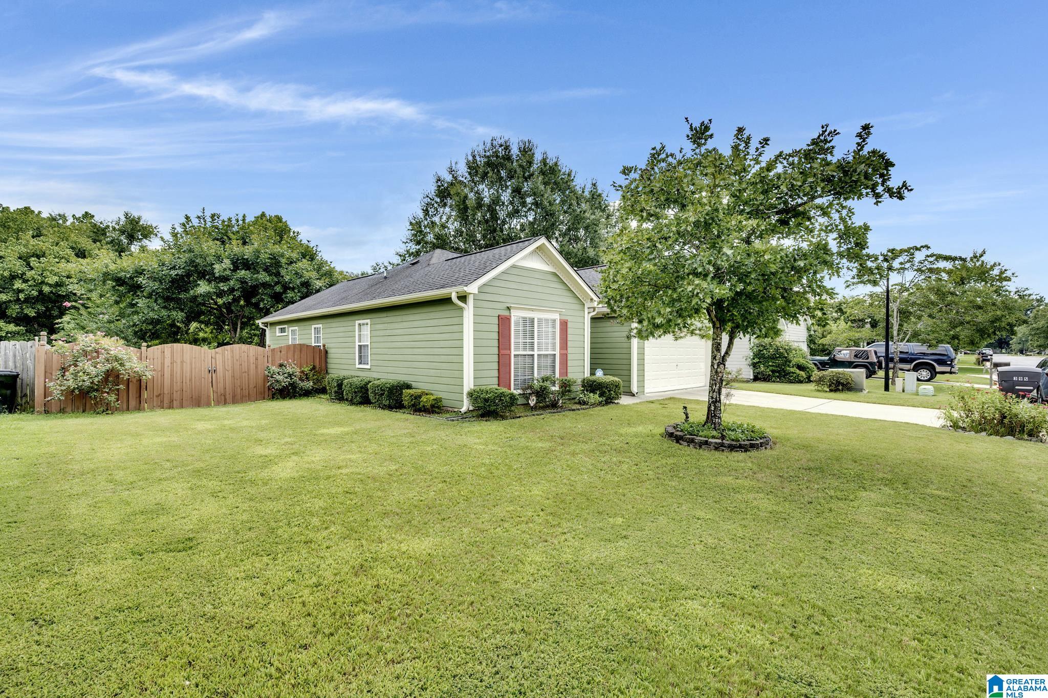 395 Walker Way Pelham, AL 35124 - Photo 3 of 24