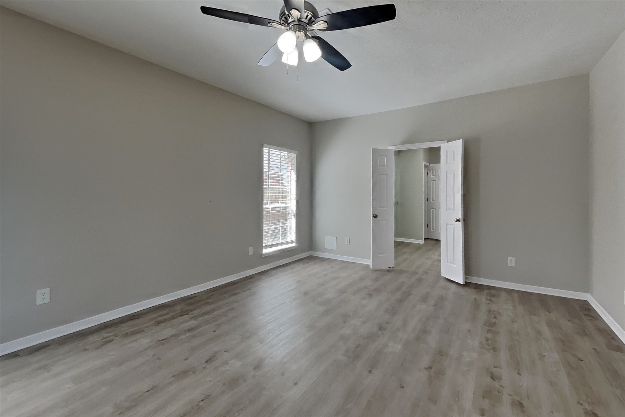 14918 Laytham Lane Sugar Land, TX 77498 - Photo 10 of 32