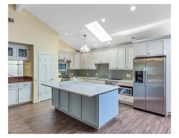 $2,000 | 13902 Paradise Valley Drive, Houston, TX 77069
