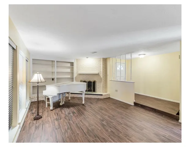 $2,150 | 13902 Paradise Valley Drive, Houston, TX 77069