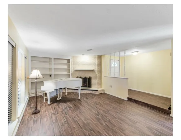 $2,000 | 13902 Paradise Valley Drive, Houston, TX 77069