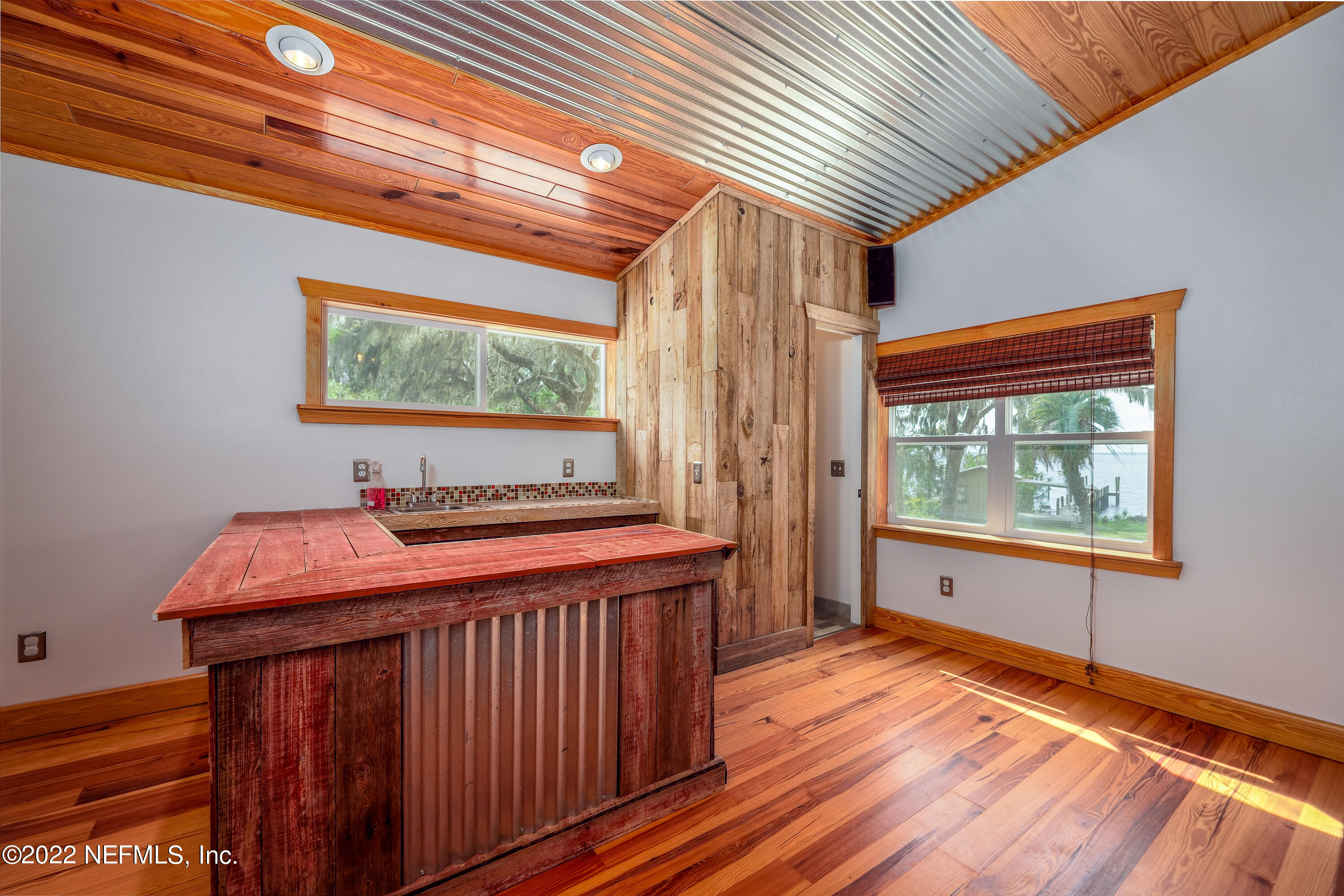 541 Federal Point Road East Palatka, FL 32131 - Photo 35 of 75 Loft Bar