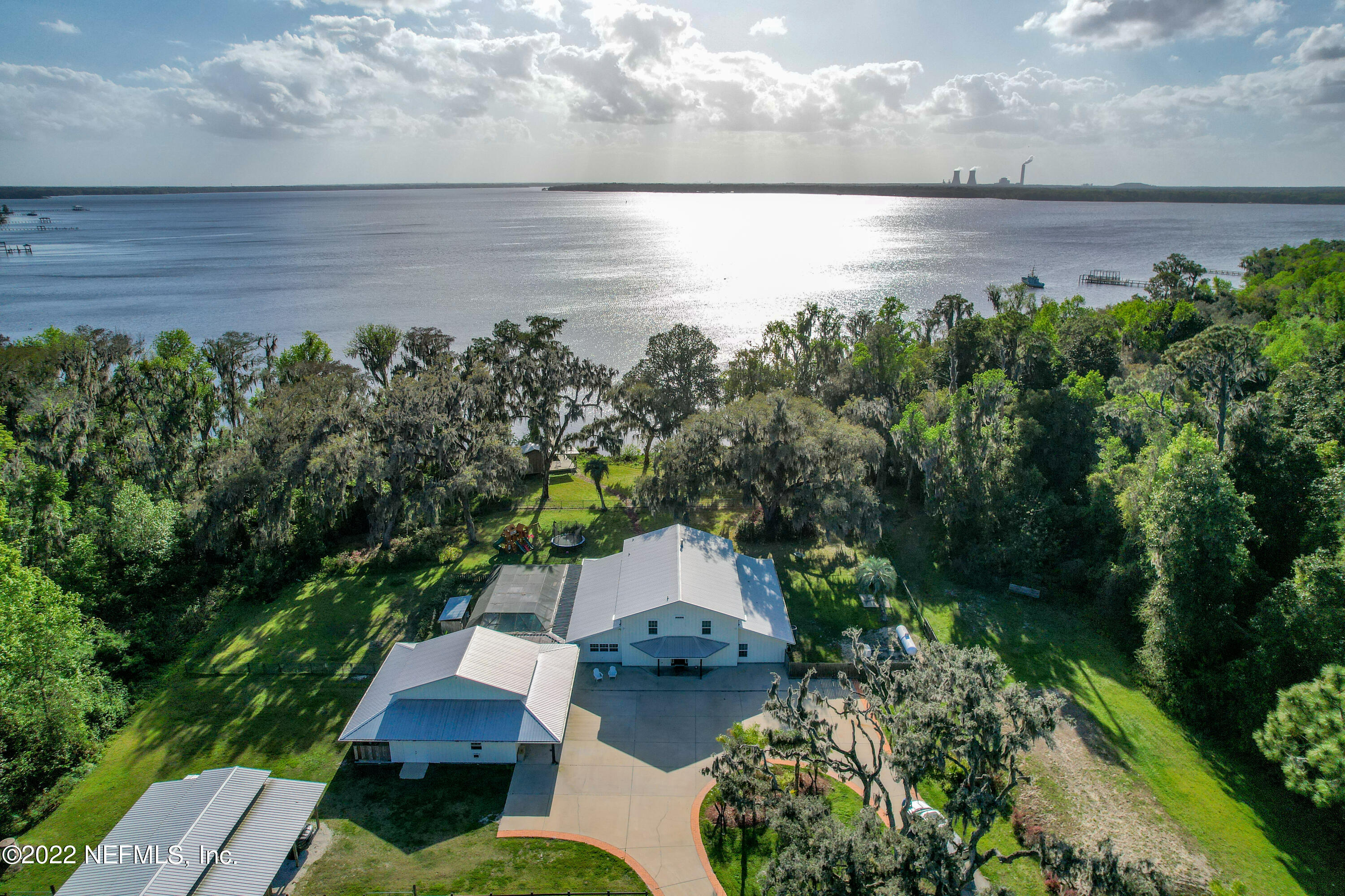 541 Federal Point Road East Palatka, FL 32131 - Photo 4 of 75 541 Federal Point Rd_K2 Edit-16