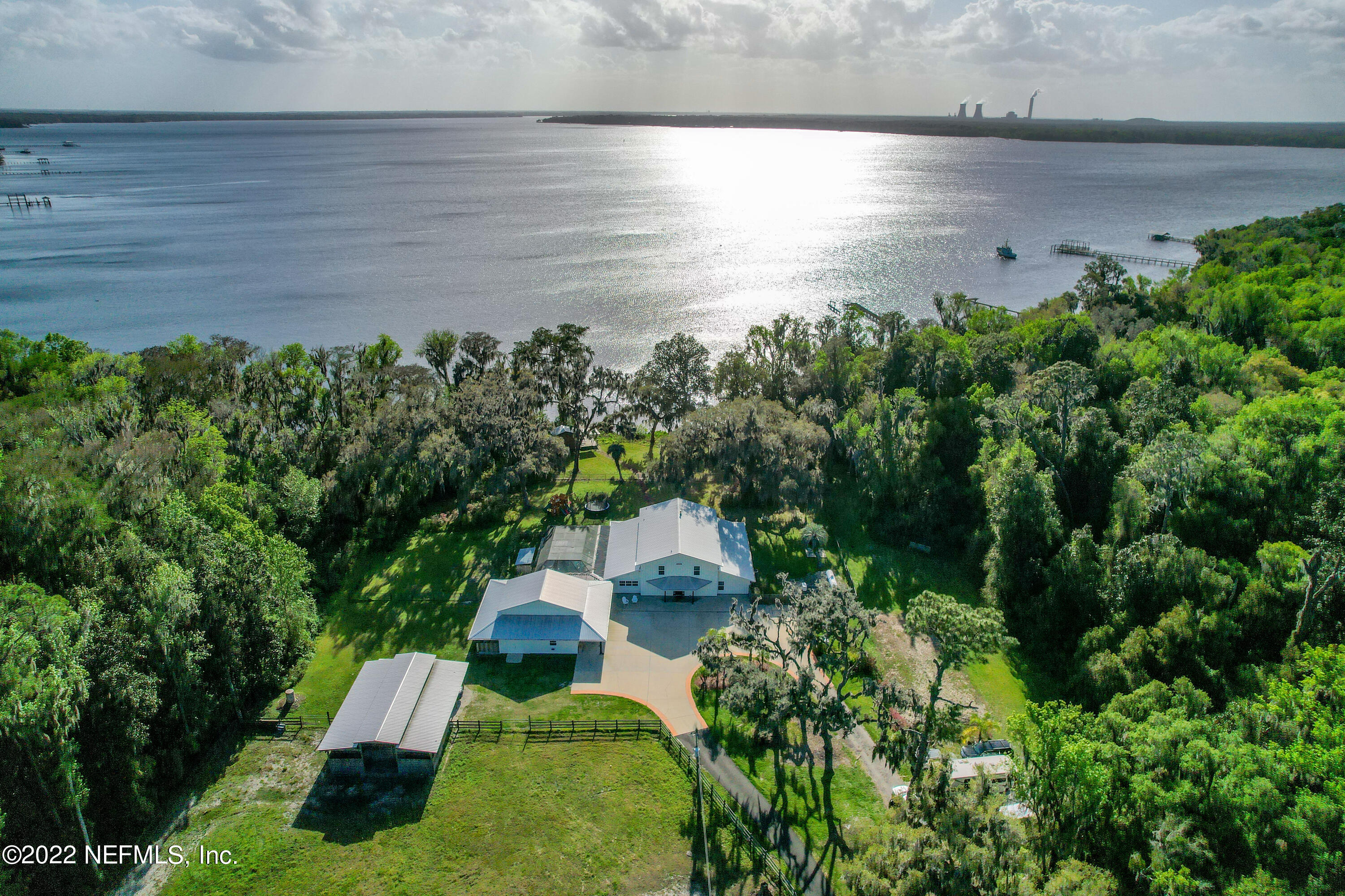 541 Federal Point Road East Palatka, FL 32131 - Photo 5 of 75 541 Federal Point Rd_K2 Edit-18