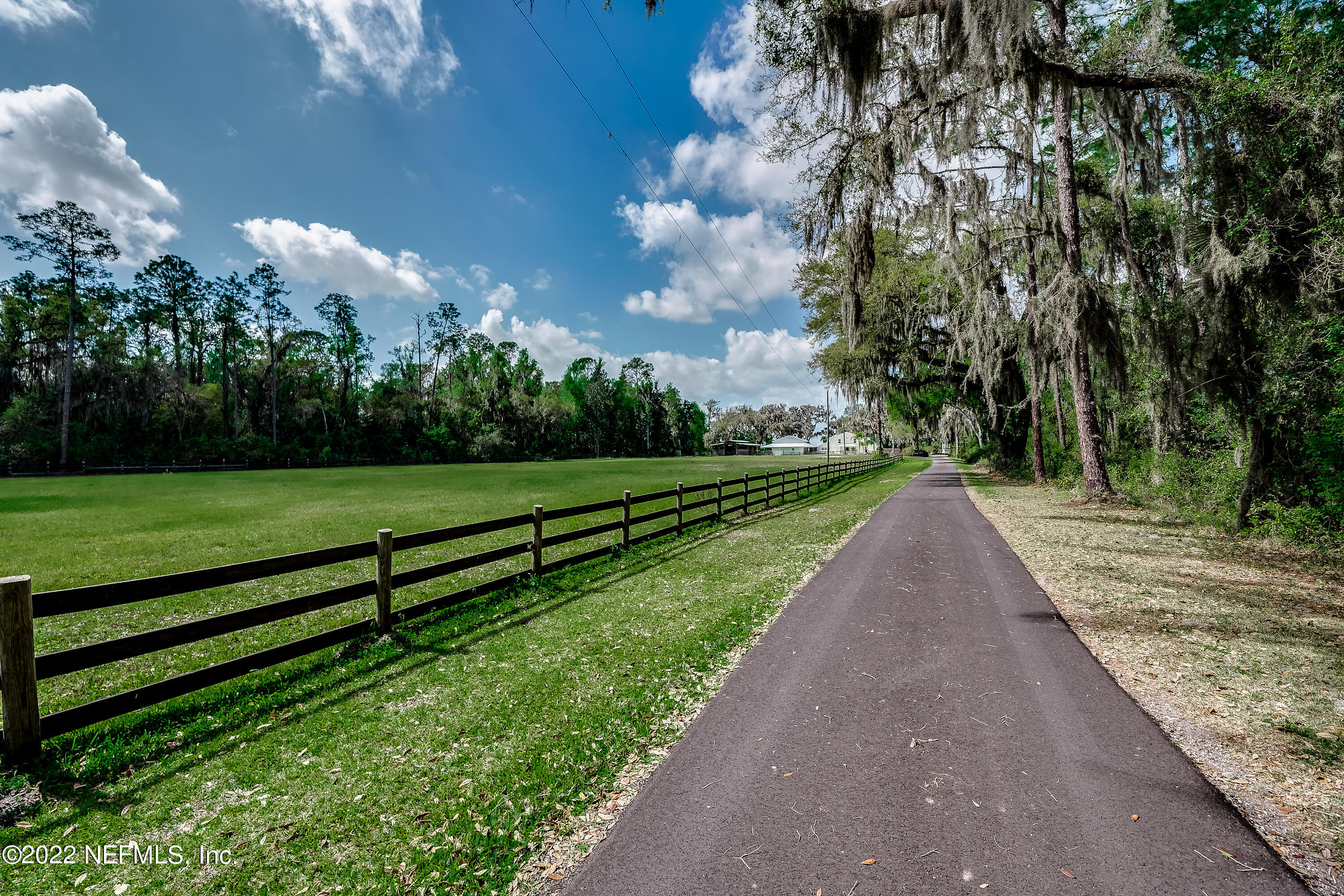 541 Federal Point Road East Palatka, FL 32131 - Photo 65 of 75 Driveway