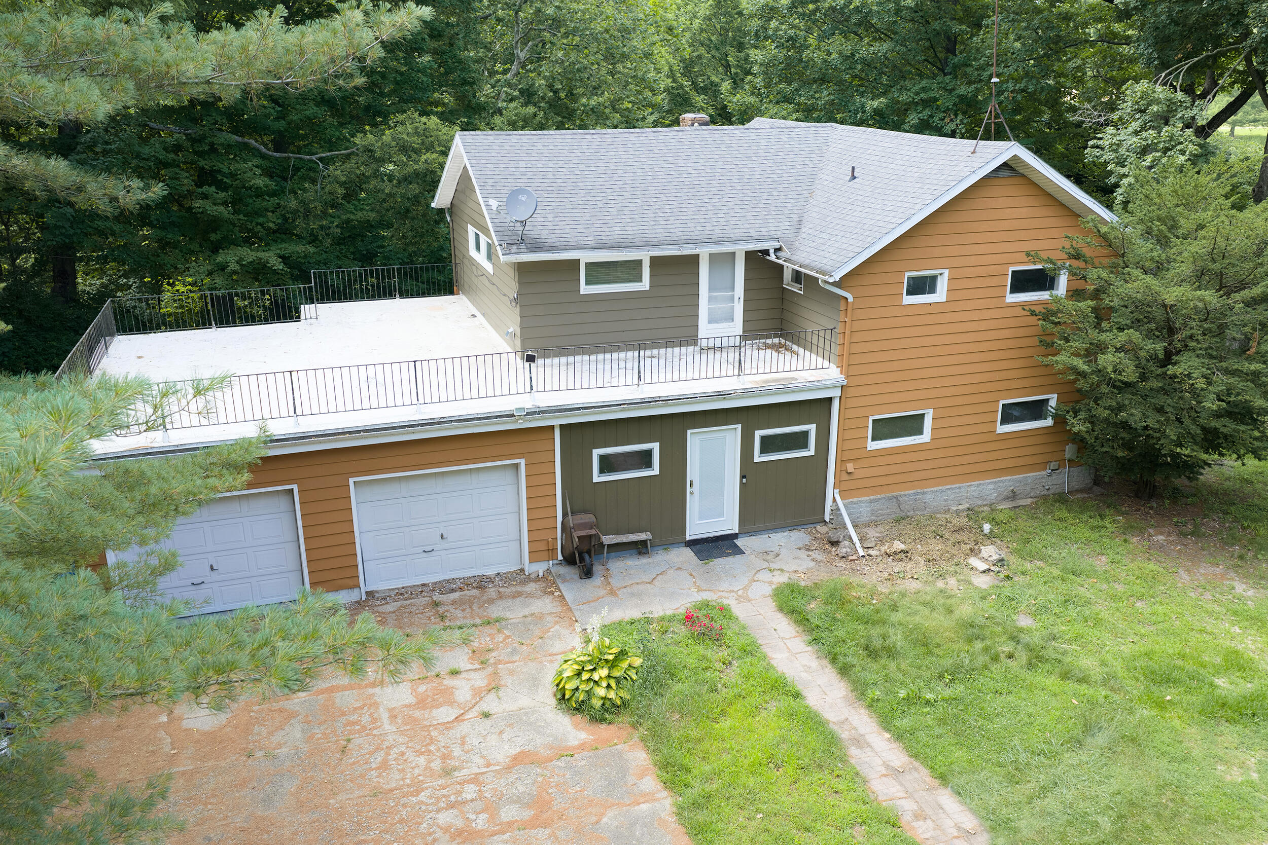 11218 North River Road Constantine, MI 49042 - Photo 11 of 35 dji_fly_20260703_033414_0553_17830210553