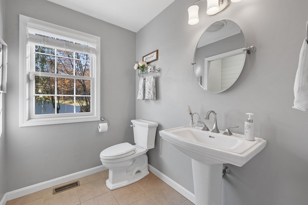 3 Browning Pond Road Spencer, MA 01562 - Photo 9 of 42 Gallery Image 9