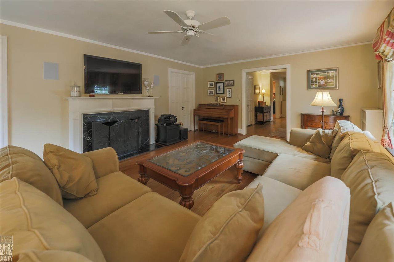 589 Lincoln Road Grosse Pointe, MI 48230 - Photo 6 of 52