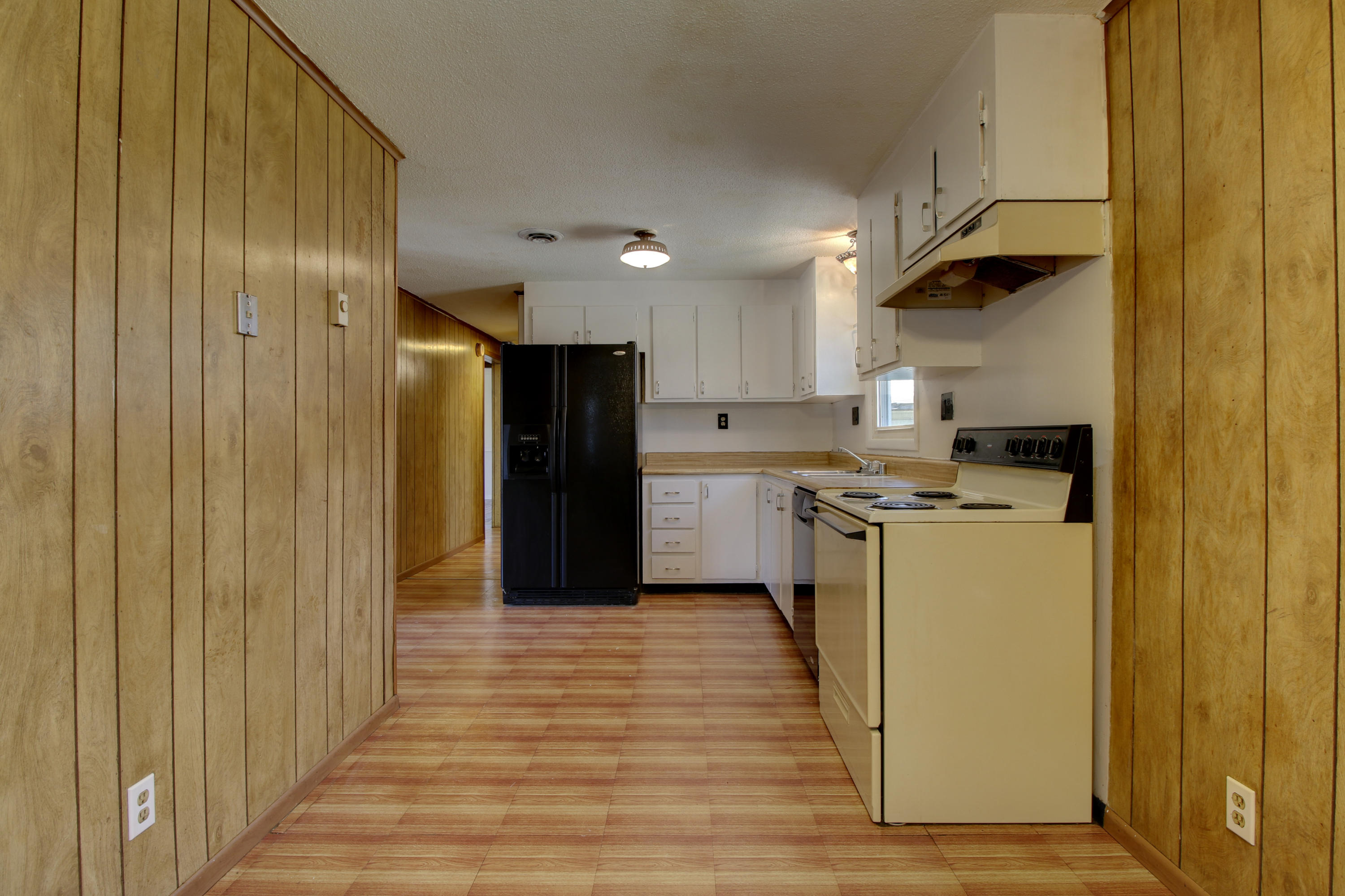 124 Arthur Road Roanoke, VA 24019 - Photo 3 of 30 _MG_8788_89_90