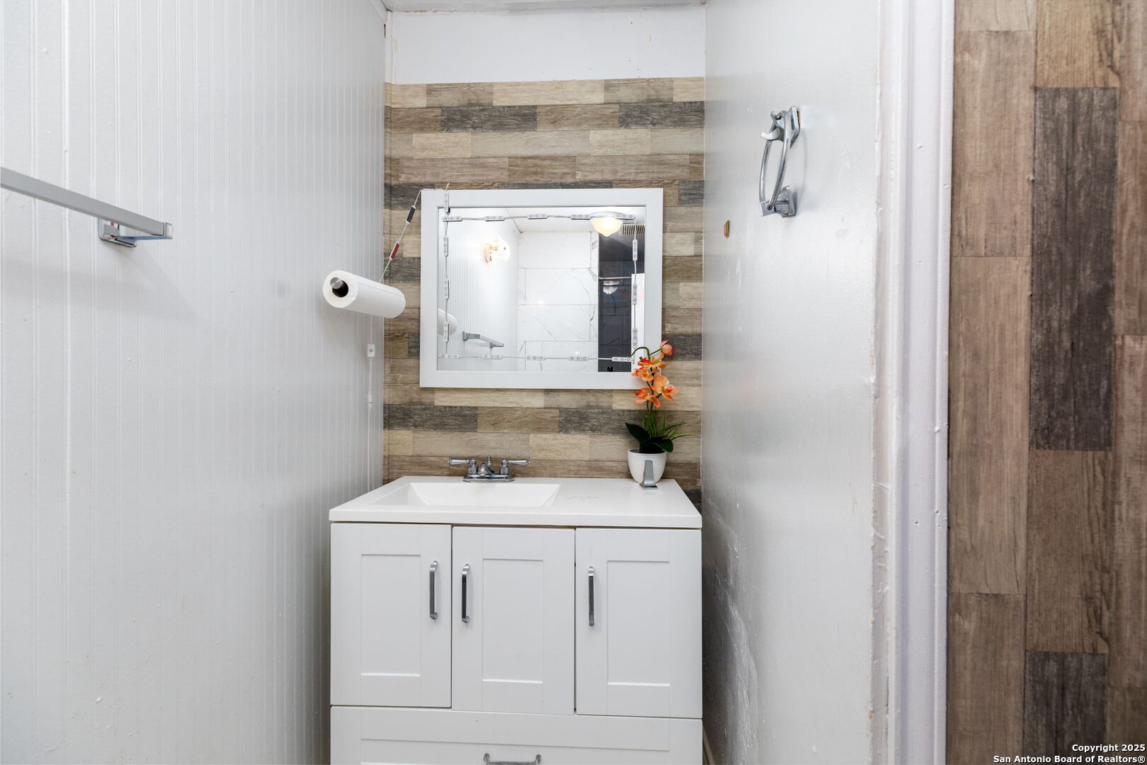 13934 Interstate 35 Moore, TX 78057 - Photo 16 of 29 a utility room with dryer and washer