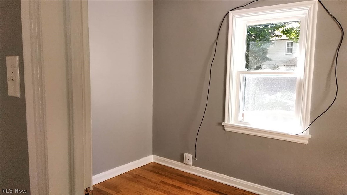 1044 Oxford Road Cleveland, OH 44121 - Photo 7 of 12 Gallery Image 7