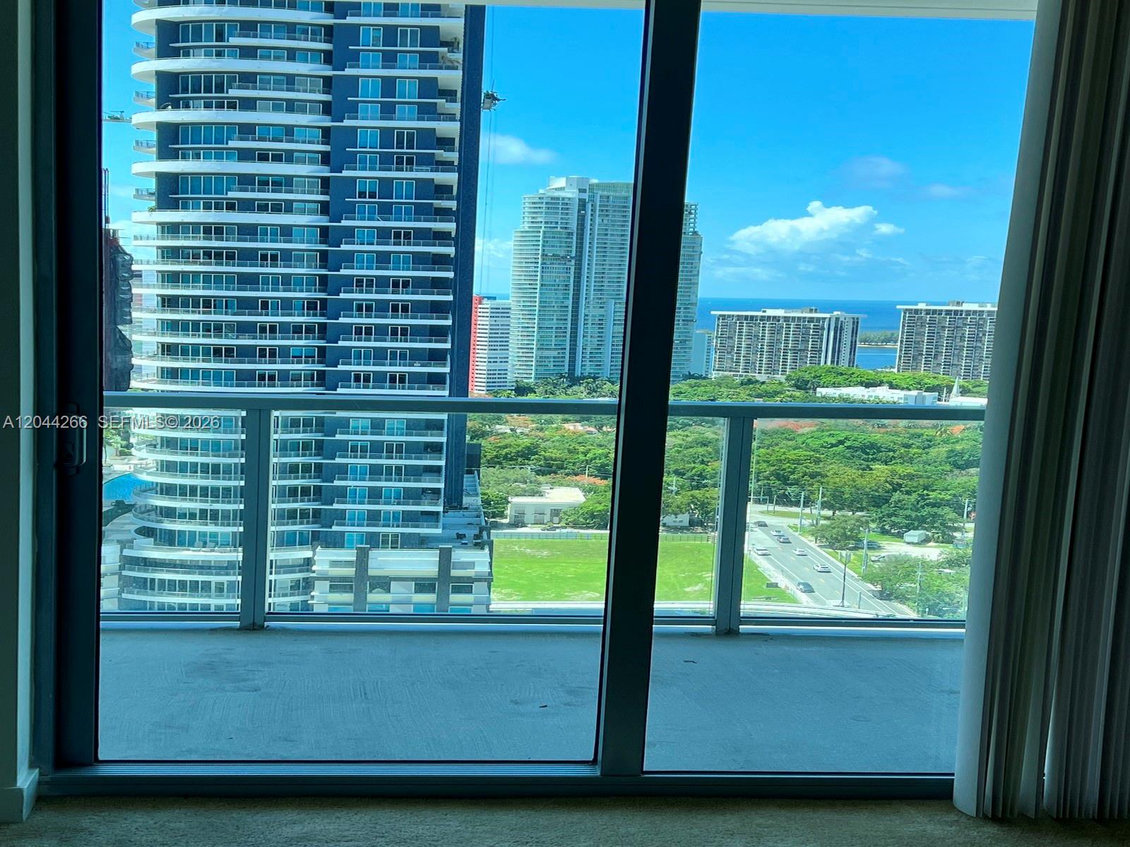 79 Southwest 12th Street, Unit 2905S Miami, FL 33130 - Photo 10 of 30