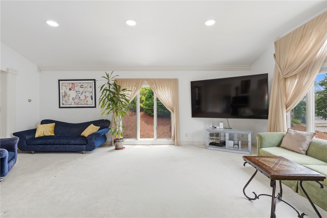 125 Old Mendon Road Cumberland, RI 02864 - Photo 10 of 40