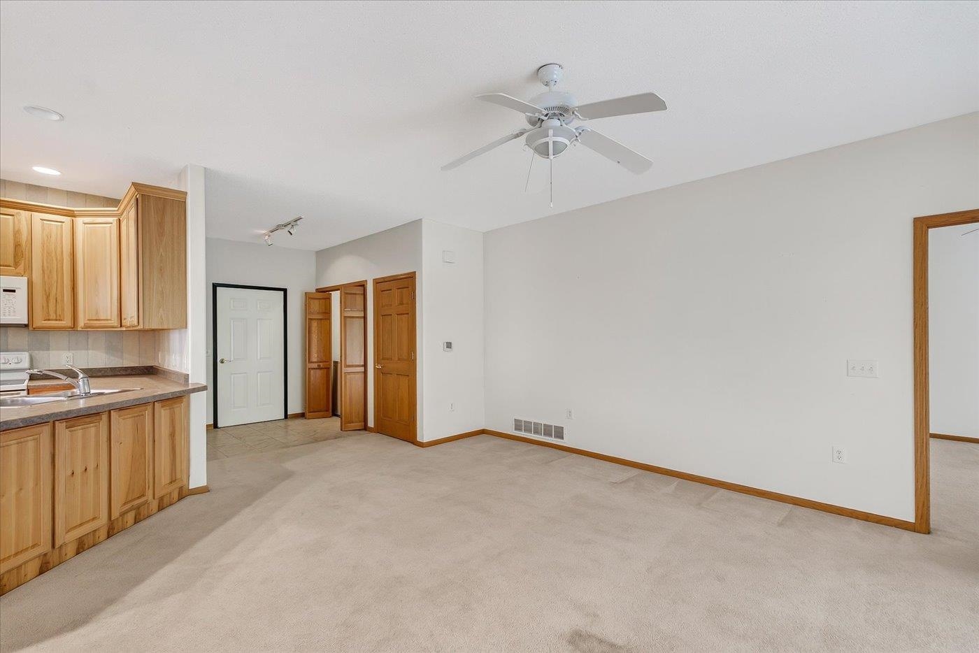 W11563 Island View Court Lodi, WI 53555 - Photo 15 of 51