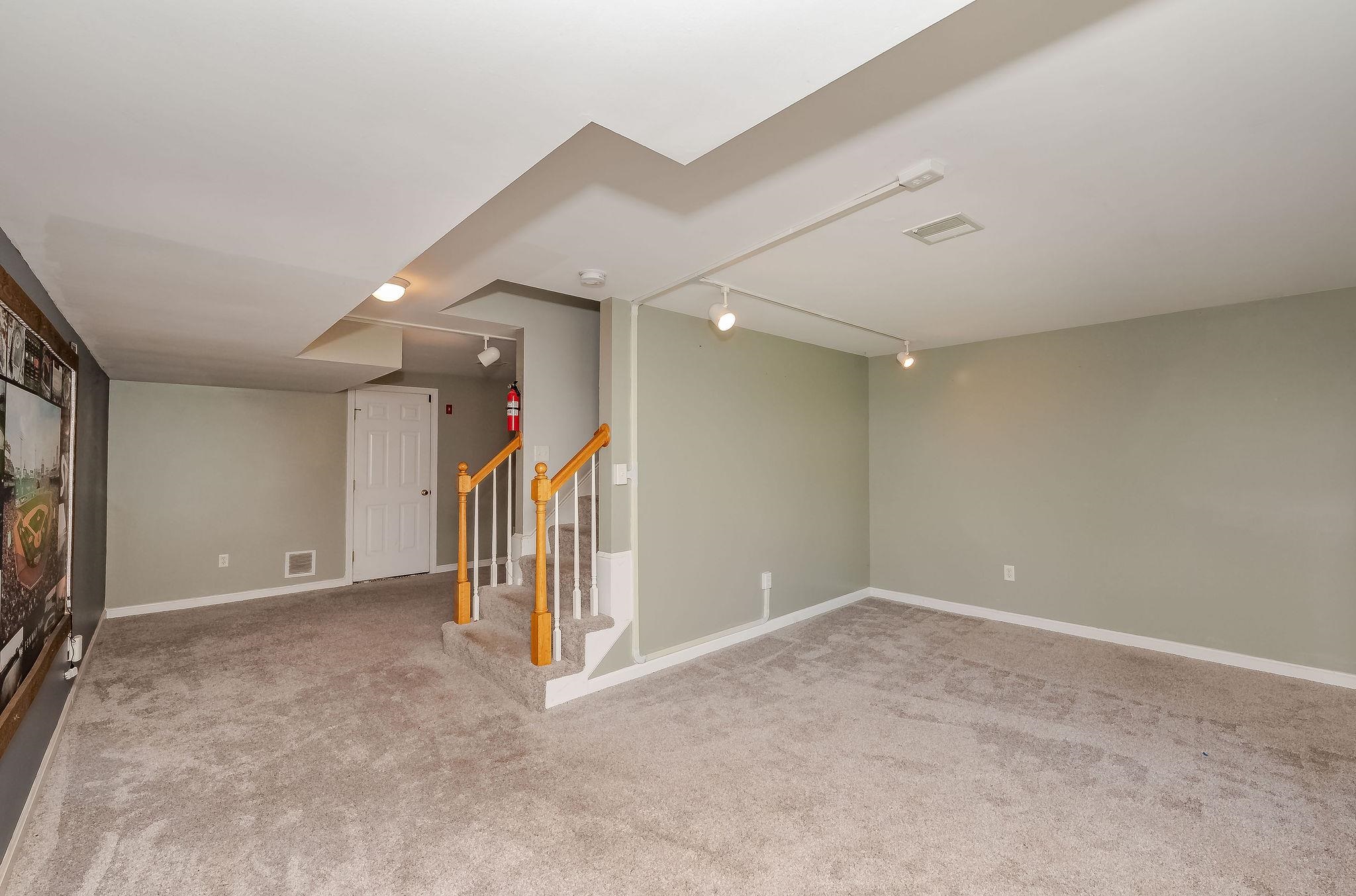 419 Ledgeview Drive Rochester, NH 03839 - Photo 11 of 35