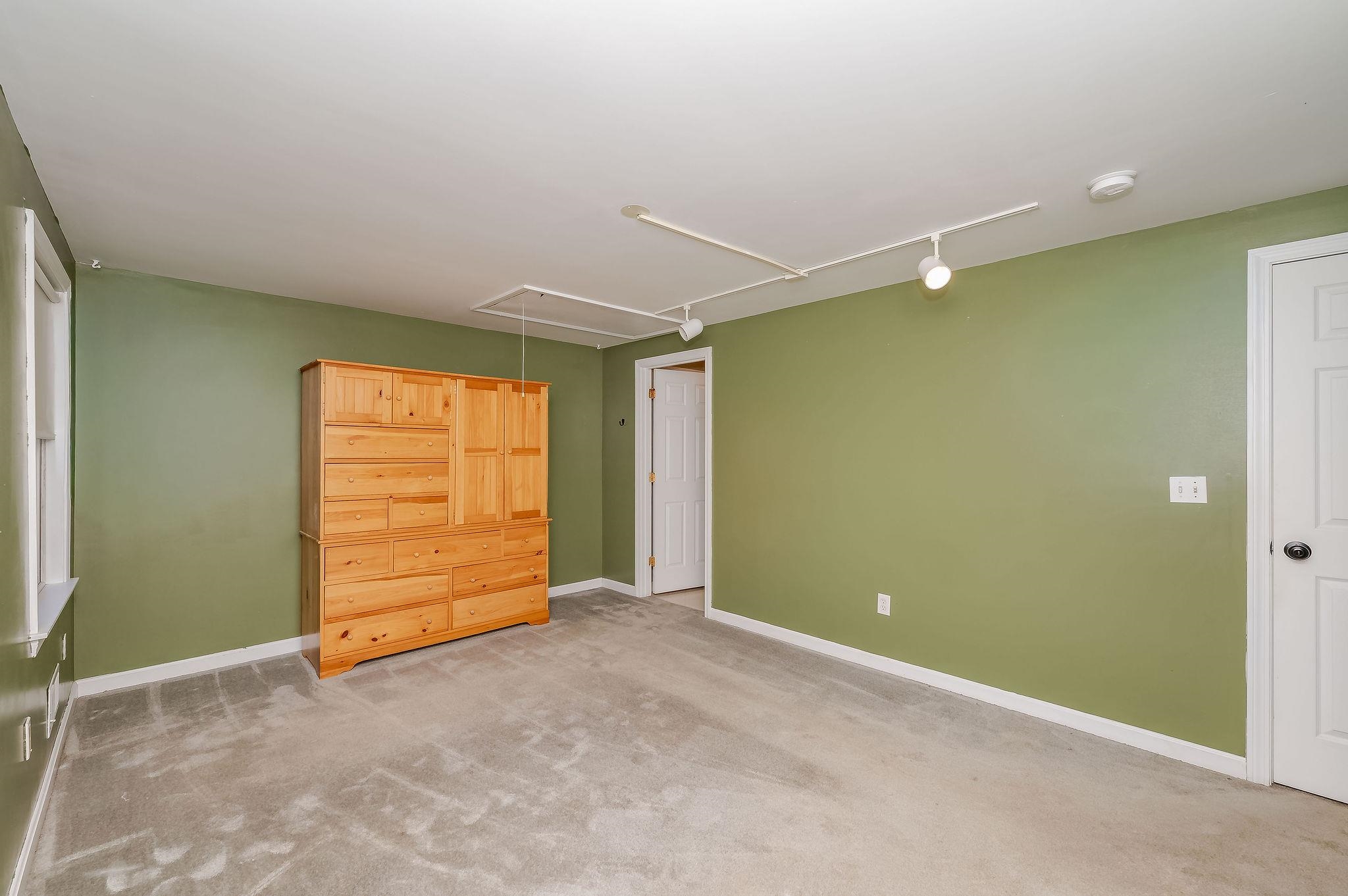 419 Ledgeview Drive Rochester, NH 03839 - Photo 14 of 35