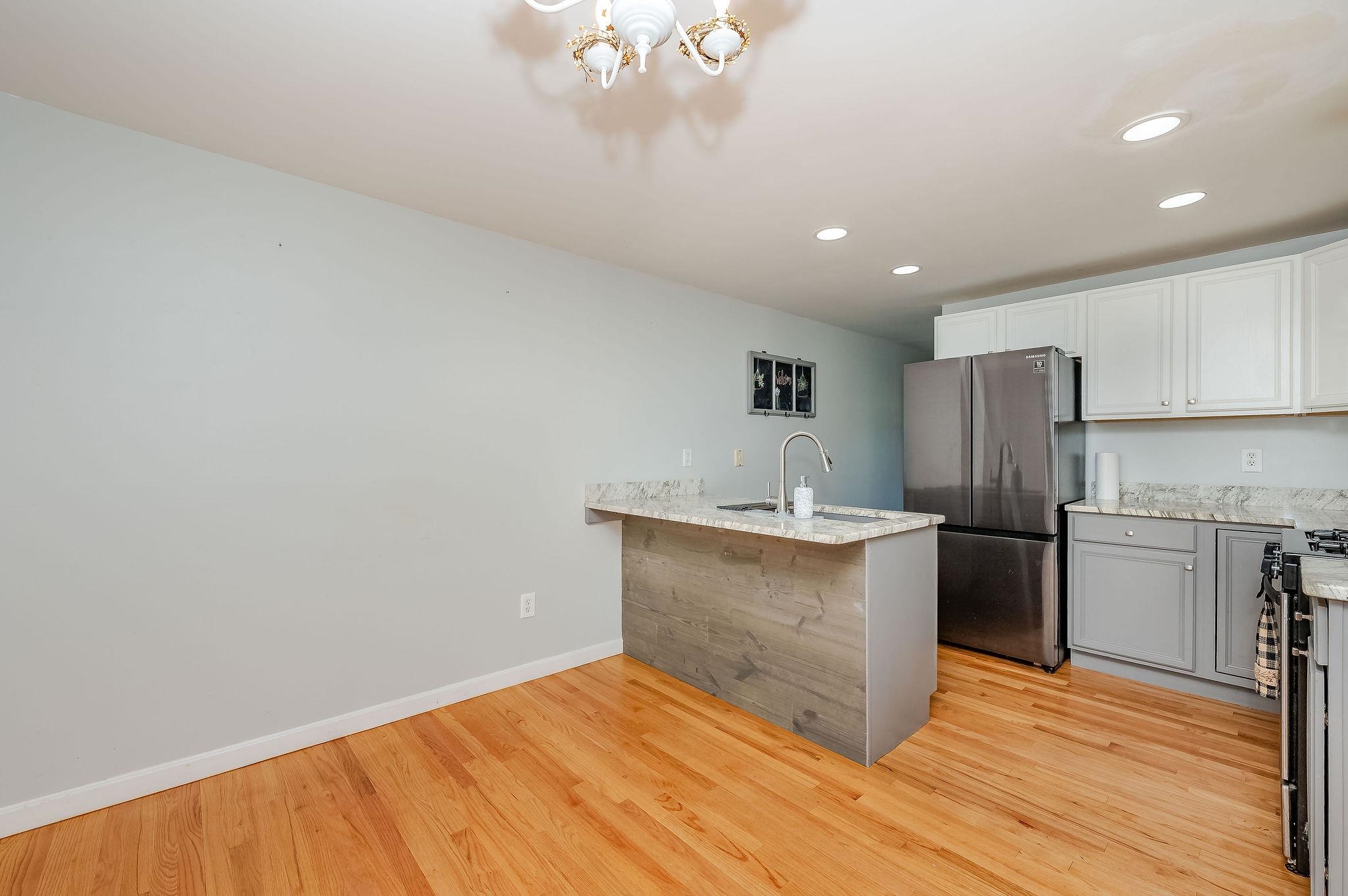 419 Ledgeview Drive Rochester, NH 03839 - Photo 2 of 35