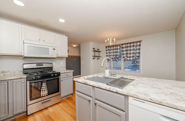 $339,000 | 419 Ledgeview Drive, Rochester, NH 03839