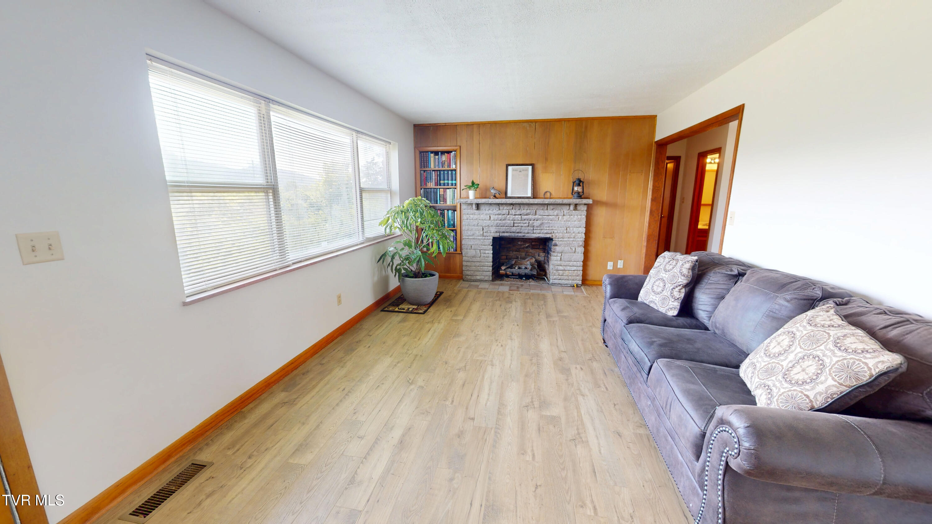 299 Main Street Bean Station, TN 37708 - Photo 10 of 42 299 Main - LR a