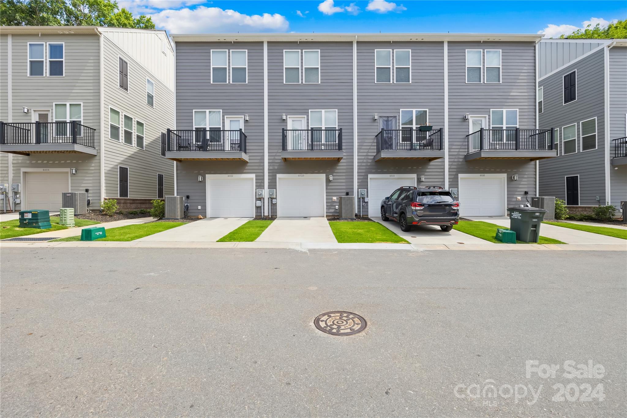 4020 Capital Ridge Charlotte, NC 28205 - Photo 2 of 29