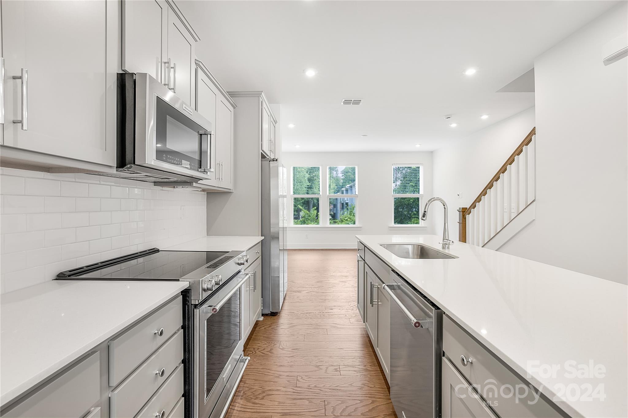 4020 Capital Ridge Charlotte, NC 28205 - Photo 4 of 29