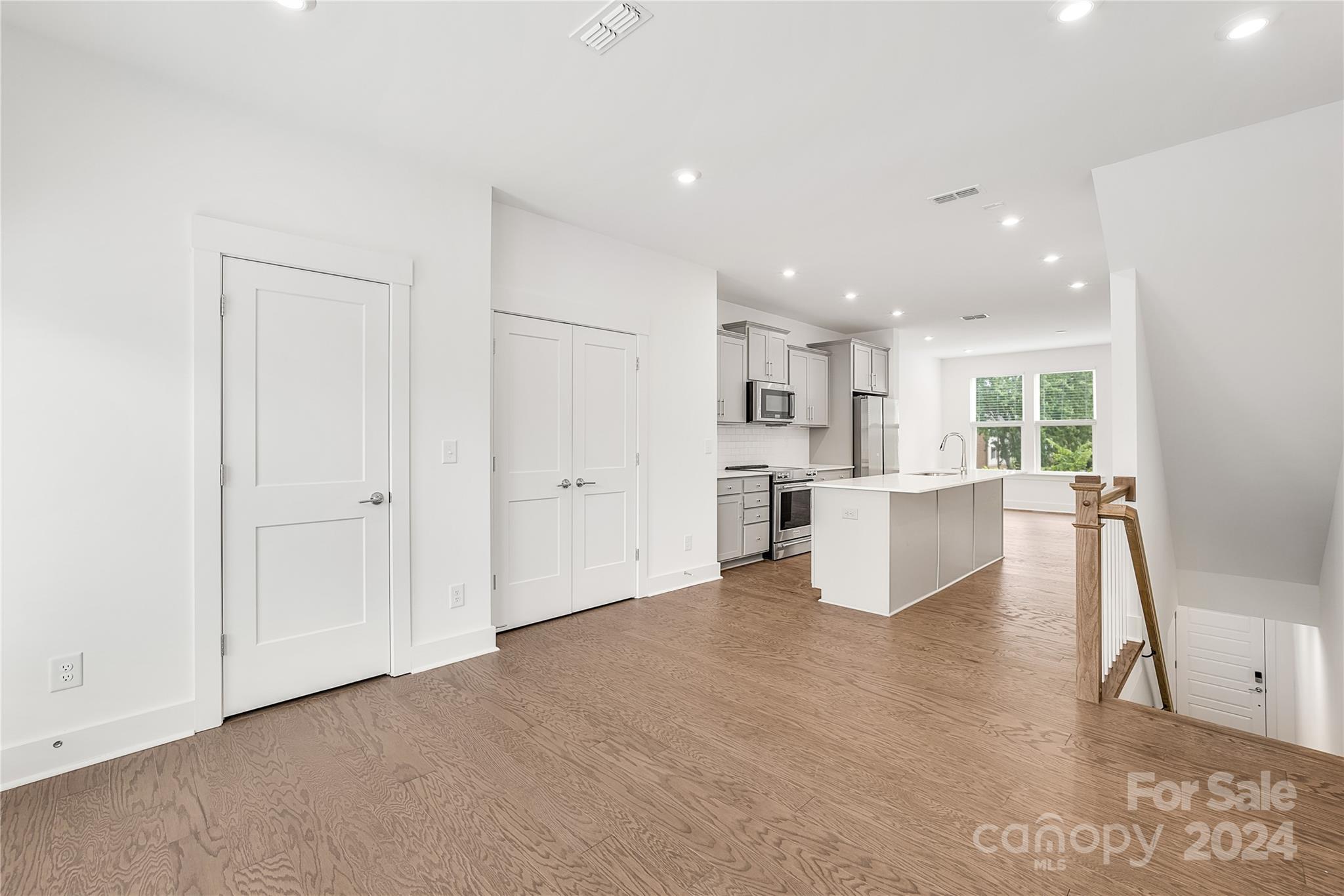 4020 Capital Ridge Charlotte, NC 28205 - Photo 7 of 29